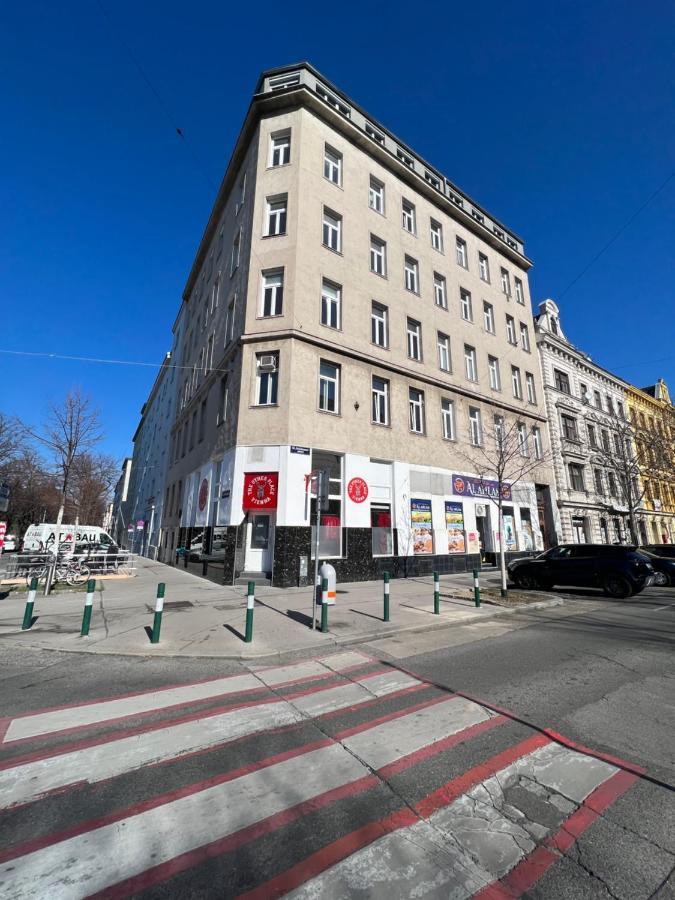 Apartment Delightful 1 Bedroom Near Schoenbrunn And Westbahnhof With Big Porch Wien