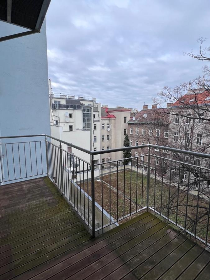 Delightful 1 Bedroom Near Schoenbrunn And Westbahnhof With Big Porch * Wien